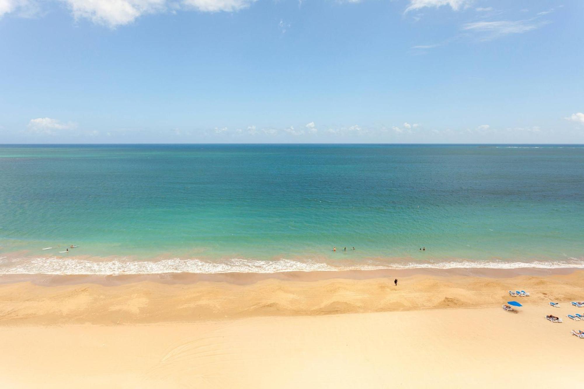 Courtyard By Marriott Isla Verde Beach Resort Сан Хуан Екстериор снимка