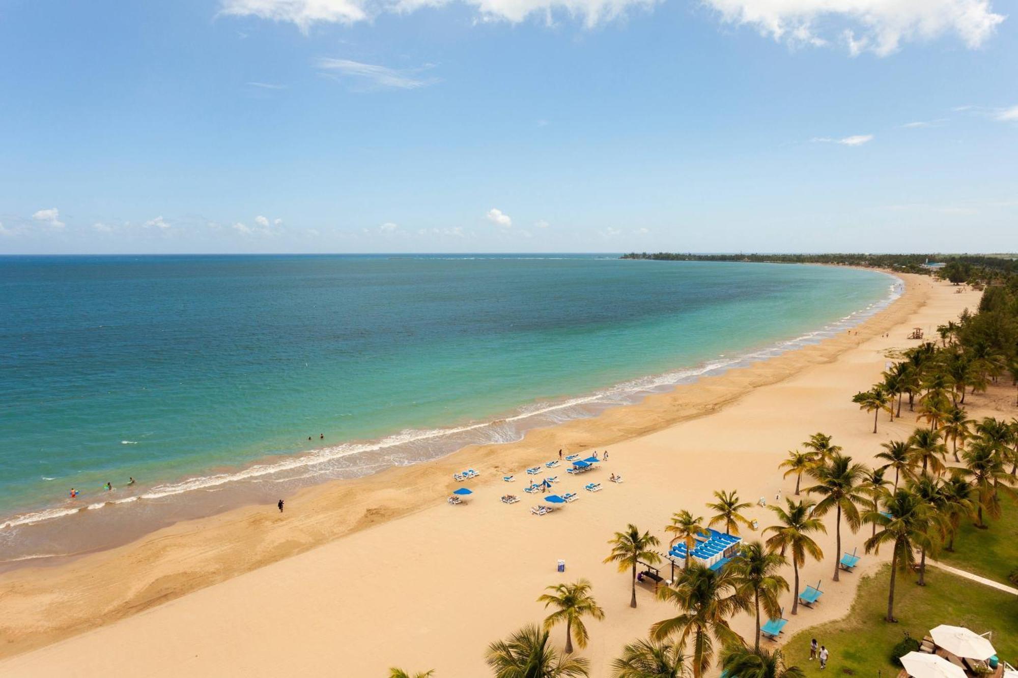 Courtyard By Marriott Isla Verde Beach Resort Сан Хуан Екстериор снимка