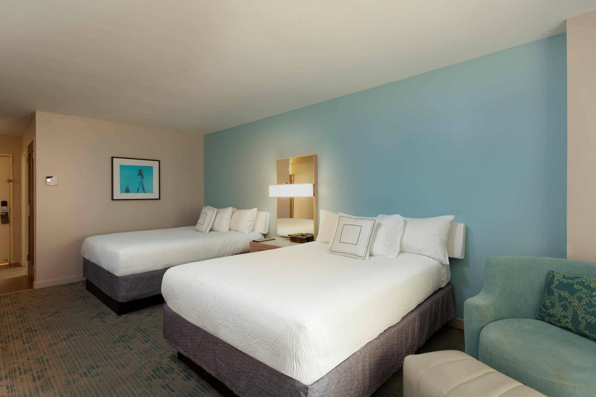 Courtyard By Marriott Isla Verde Beach Resort Сан Хуан Екстериор снимка